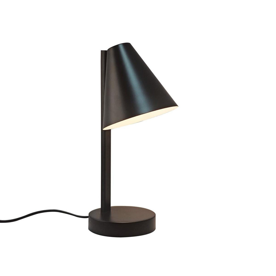 Wilmer-bordlampe-med-USB-Bordlamper-Nordlux-2512305003-2.jpg
