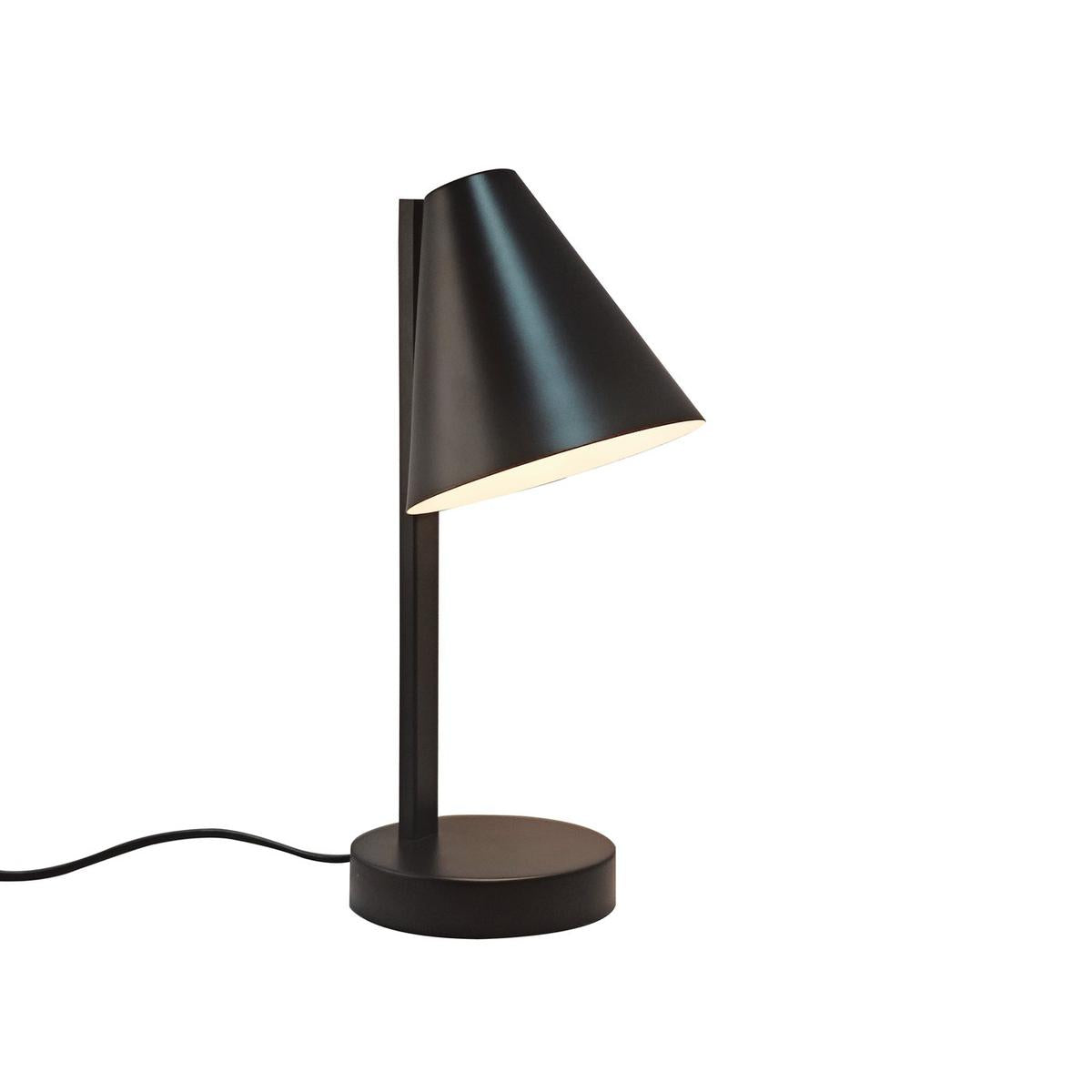 Wilmer-bordlampe-med-USB-Bordlamper-Nordlux-2512305003-2.jpg