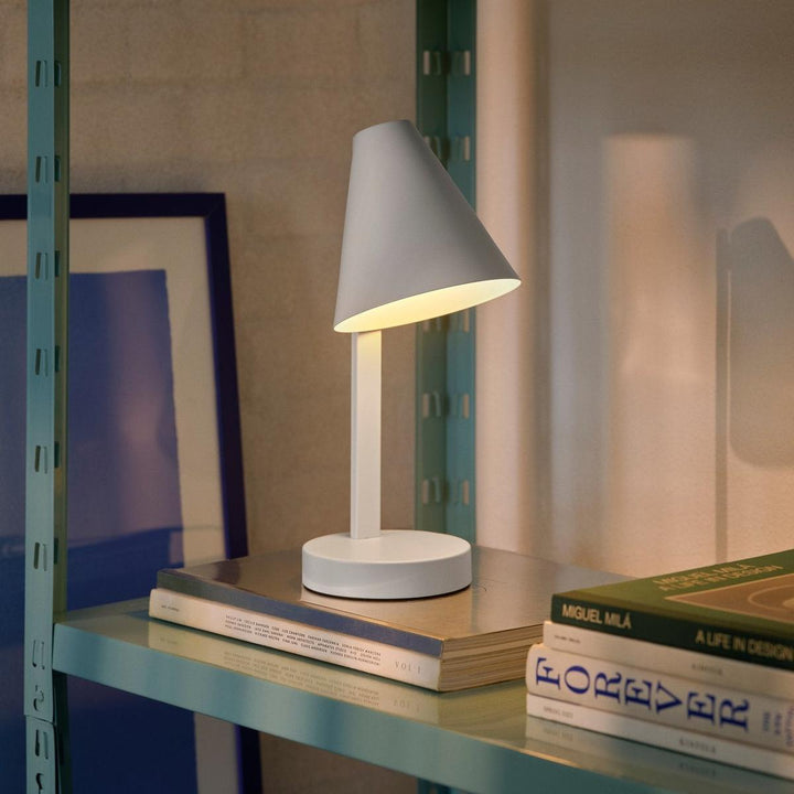 Wilmer-bordlampe-med-USB-Bordlamper-Nordlux-2512305003-4.jpg