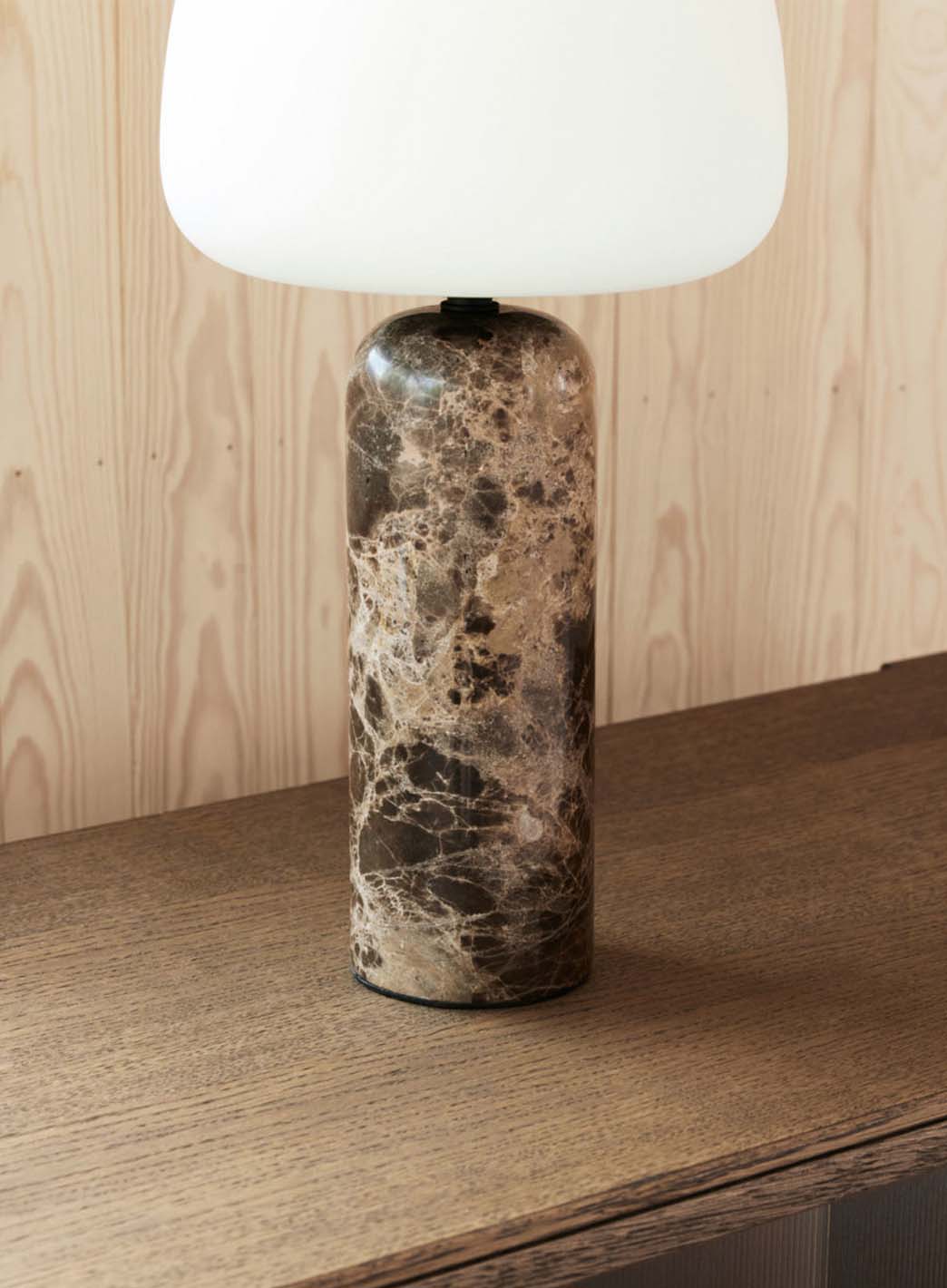 a121e4e1f8a6719ba7498e32d65d9275392eb6d7_Kin_table_lamp_40_1.jpg