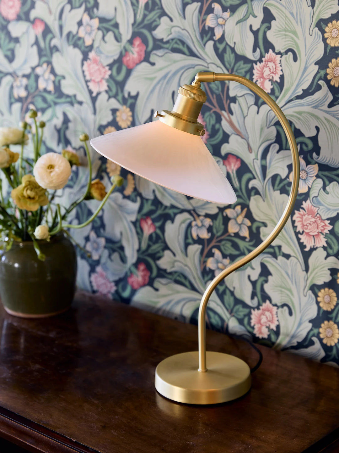 Axel bordlampe med glasskjerm