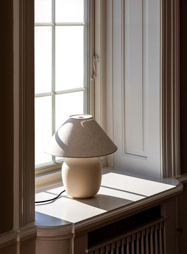 b890bed54816d9917da7a7a49aff4d9c1cf1c658_00_Torso_bordlampe_audo_4_1.jpg