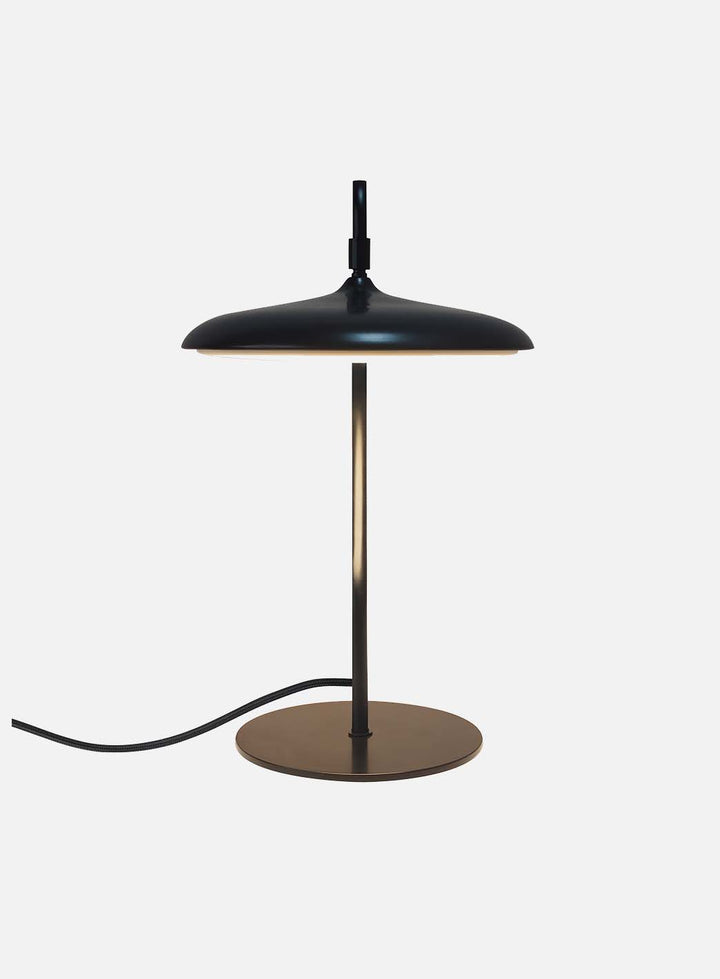 be68a568ad39466dc933f614c59155a62262eec0_Artist_bordlampe_sort_3_1.jpg