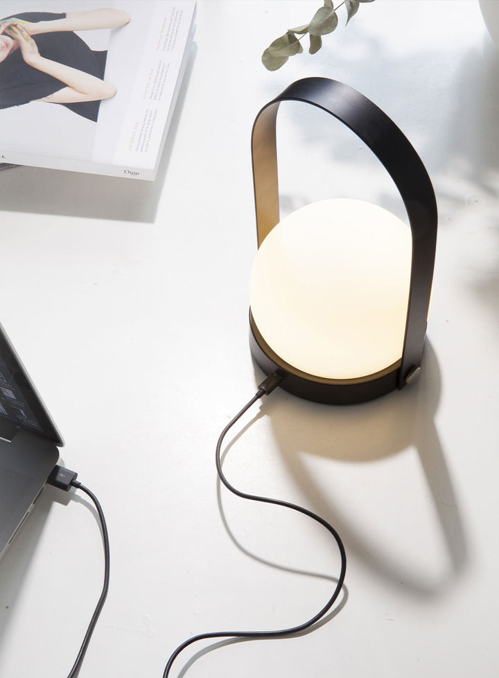 Carrie oppladbar bordlampe