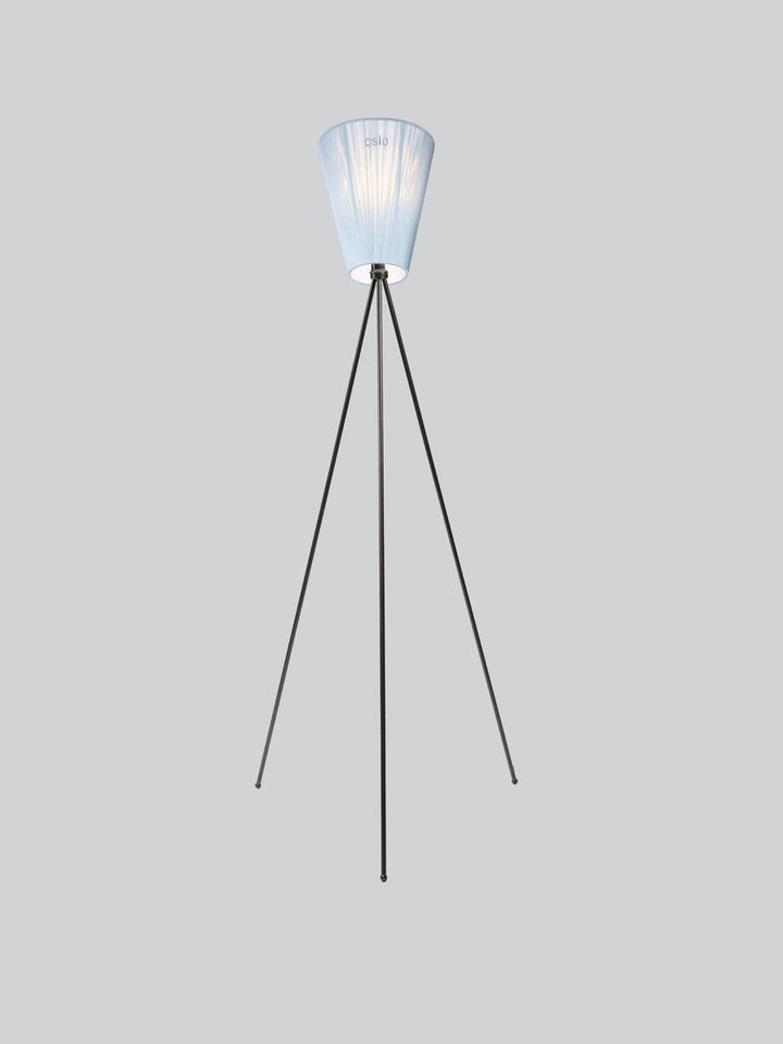 christianiabelysningproducts-2837032324702-s-files-1-0950-7622-1112-files-Oslo-Wood-gulvlampe-svart-med-skjerm-Gulvlamper-Northern-NOn_186162-4