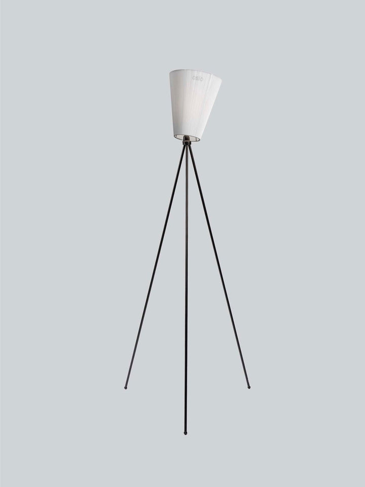 christianiabelysningproducts-2837032324702-s-files-1-0950-7622-1112-files-Oslo-Wood-gulvlampe-svart-med-skjerm-Gulvlamper-Northern-NOn_186164-5