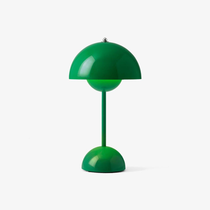 christianiabelysningproducts-3335836224289-s-files-1-0950-7622-1112-files-Flowerpot-VP9-baerbar-bordlampe-Bordlamper-Tradition-133093A205-6
