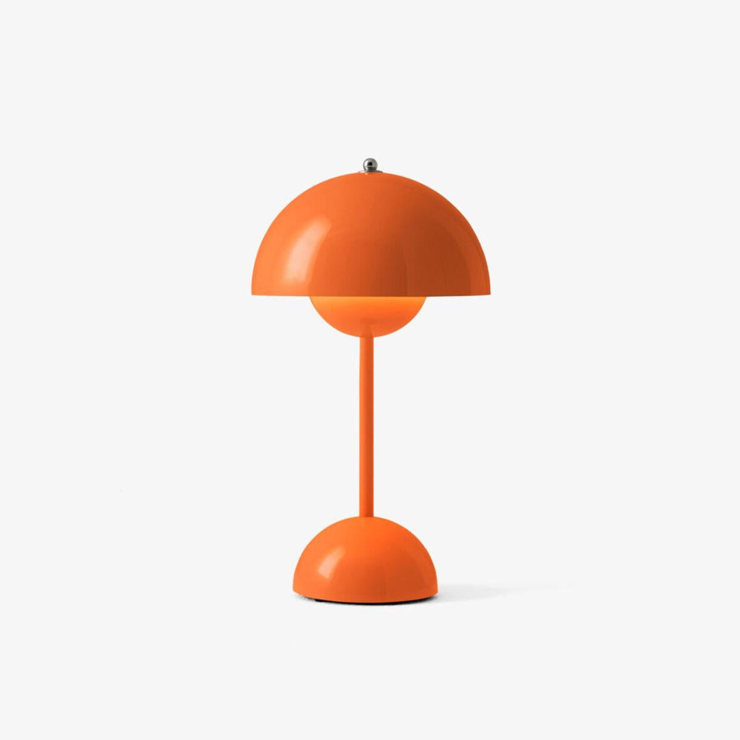 christianiabelysningproducts-3335836224289-s-files-1-0950-7622-1112-files-Flowerpot-VP9-baerbar-bordlampe-Bordlamper-Tradition-133093A570-17