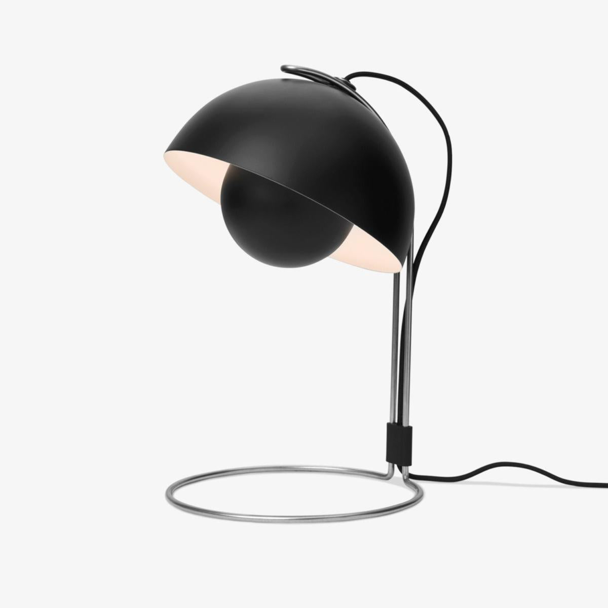christianiabelysningproducts-4711880248854-s-files-1-0950-7622-1112-files-Flowerpot-VP4-Verner-Panton-1968-Bordlamper-Tradition-133086A218-3