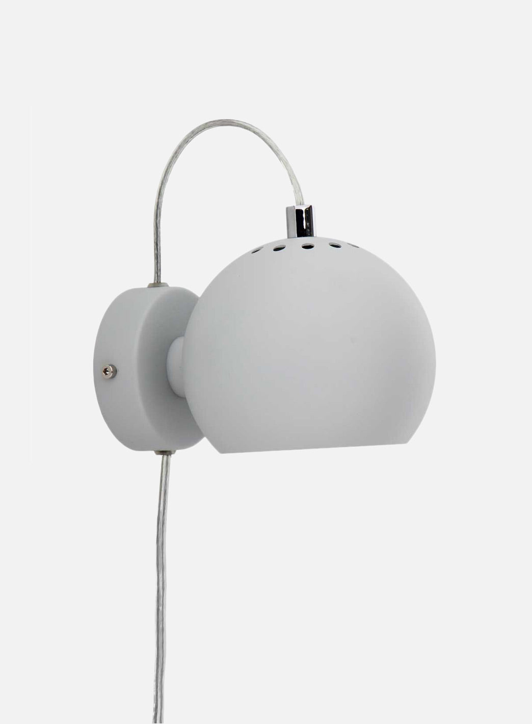 christianiabelysningproducts-4868225783097-s-files-1-0950-7622-1112-files-ball-vegglampe-lys-gra