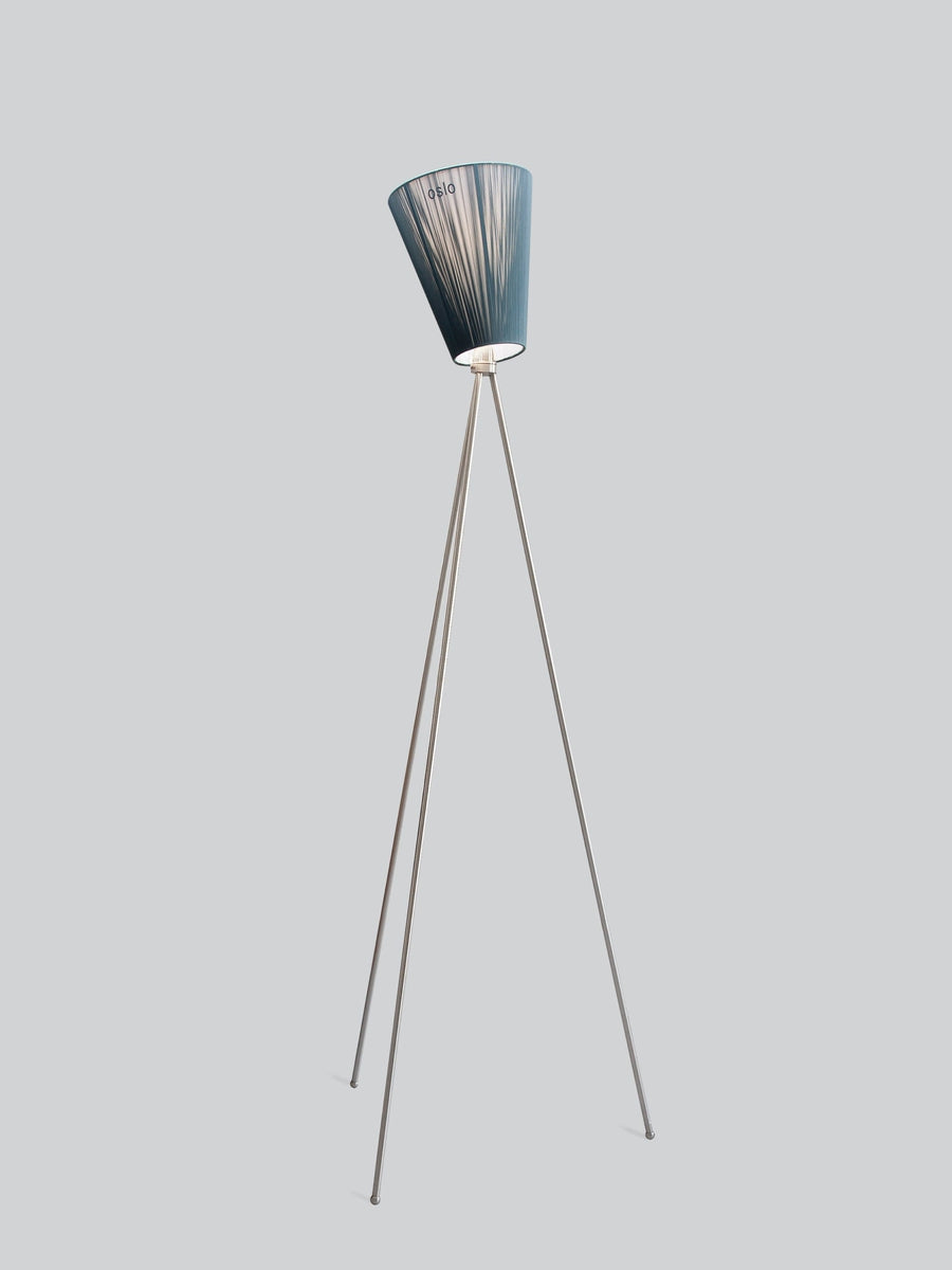 christianiabelysningproducts-5790876542631-s-files-1-0950-7622-1112-files-Oslo-Wood-gulvlampe-stal-med-skjerm-Gulvlamper-Northern-NOn_180163-5