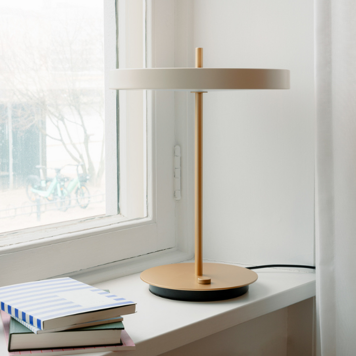 christianiabelysningproducts-5941736602453-s-files-1-0950-7622-1112-files-Asteria-bordlampe-Bordlamper-Umage-2305-3
