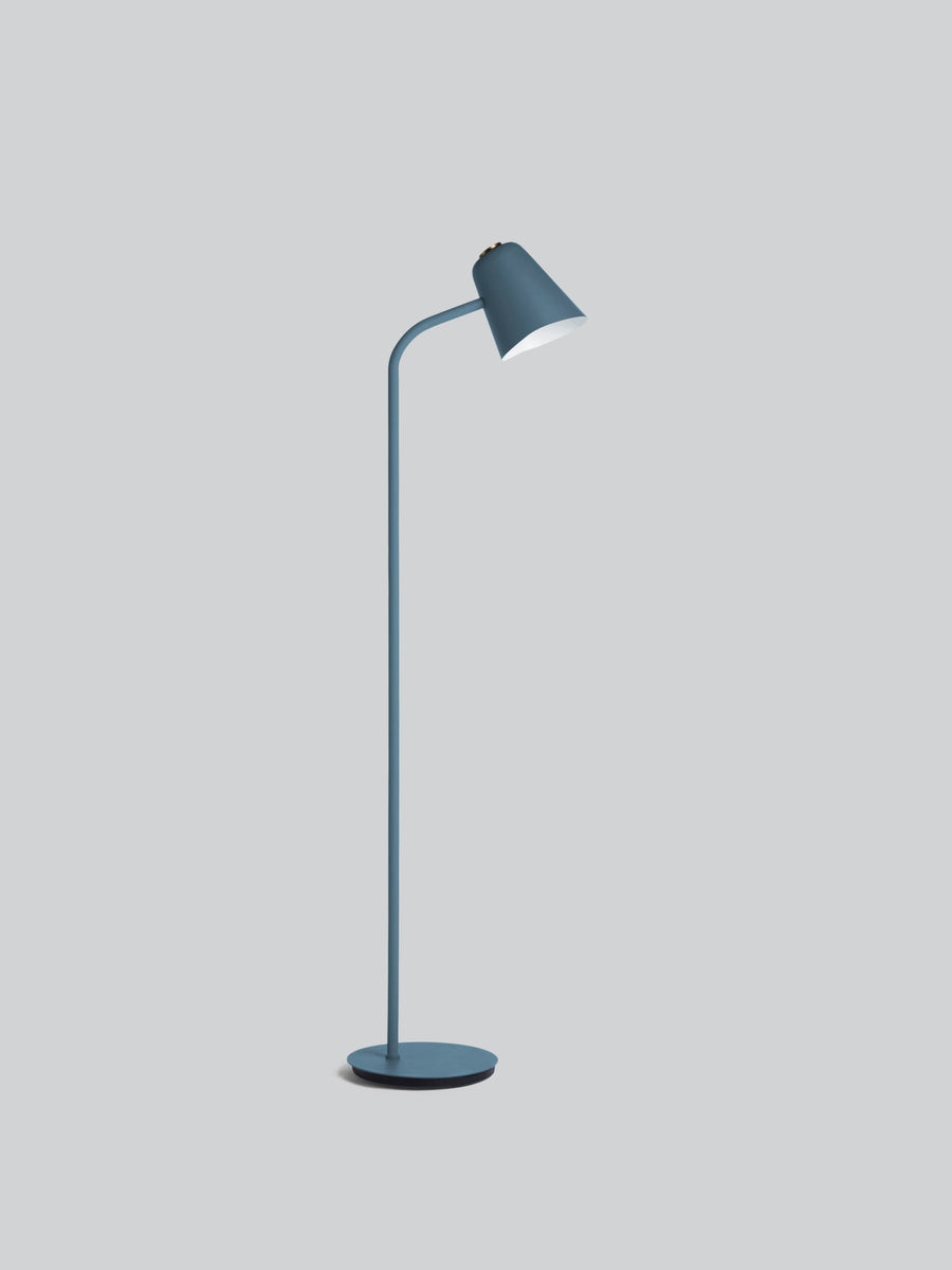 christianiabelysningproducts-9001351830892-s-files-1-0950-7622-1112-files-Me-gulvlampe-Gulvlamper-Northern-NOn_694-8