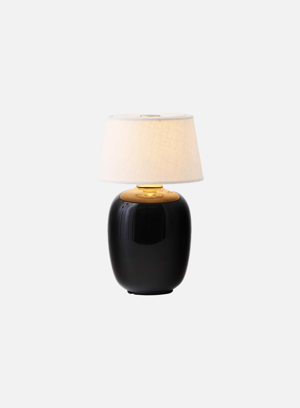 da02d88380b70575e6e737b7d007f112f6ff871d_Torso_bordlampe_Audo_copenhagen_sort_1_1.jpg