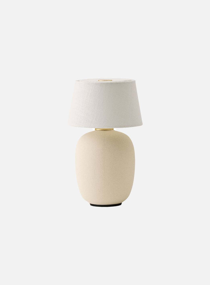 daba2c6ca5ada1cefb20d9520f5ea55e63131d74_Torso_bordlampe_Audo_copenhagen_sand__1.jpg
