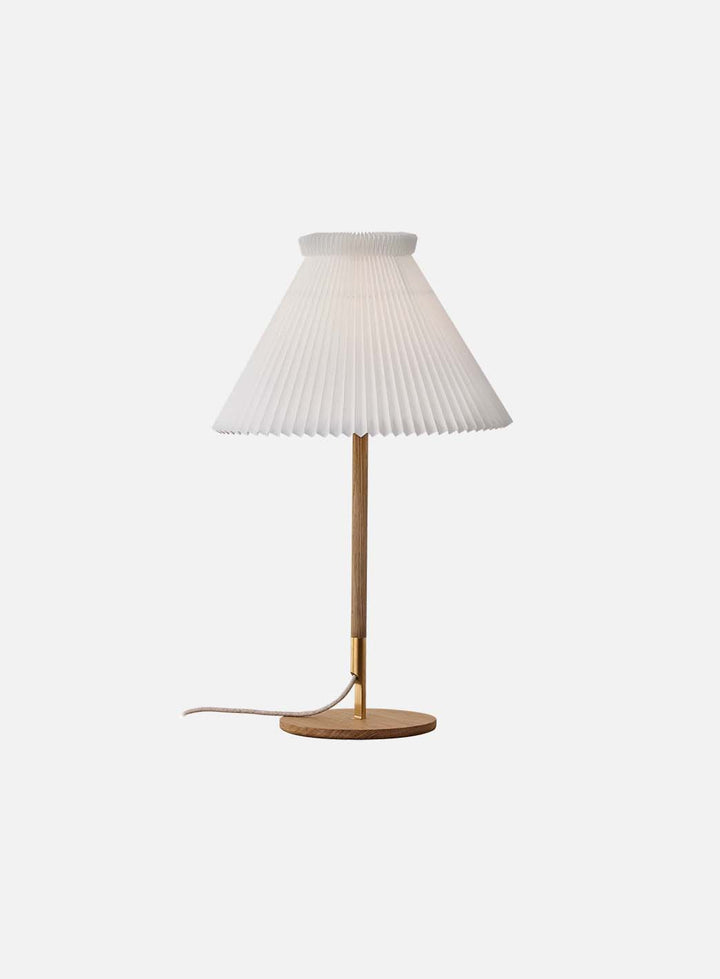 dc6ff3ee1cf2cd98c8460c16c2a23001406bba81_Model_bordlampe_Le_Klint.jpg