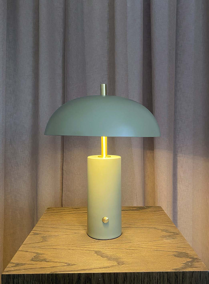 dcb8723fbfccfa118a48803cfe2cb5339707701f_Skovjolt_dome_bordlampe_lysp___1.jpg