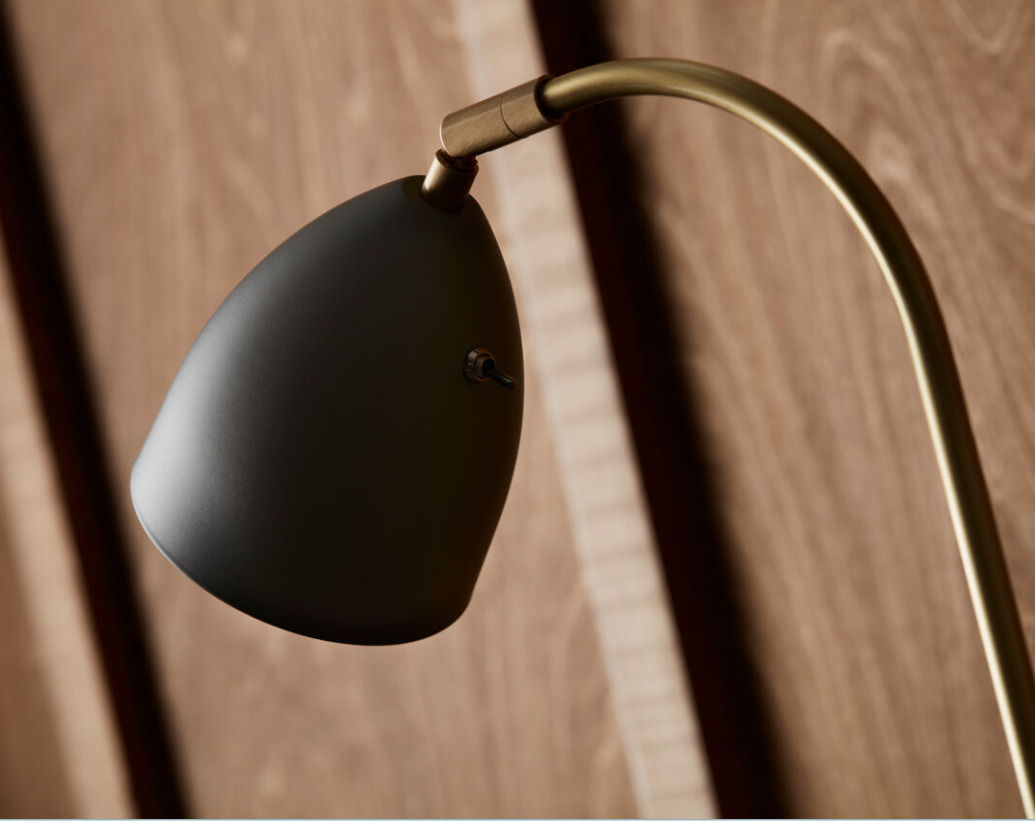Deluxe gulvlampe - m/dimmer og messingdetaljer