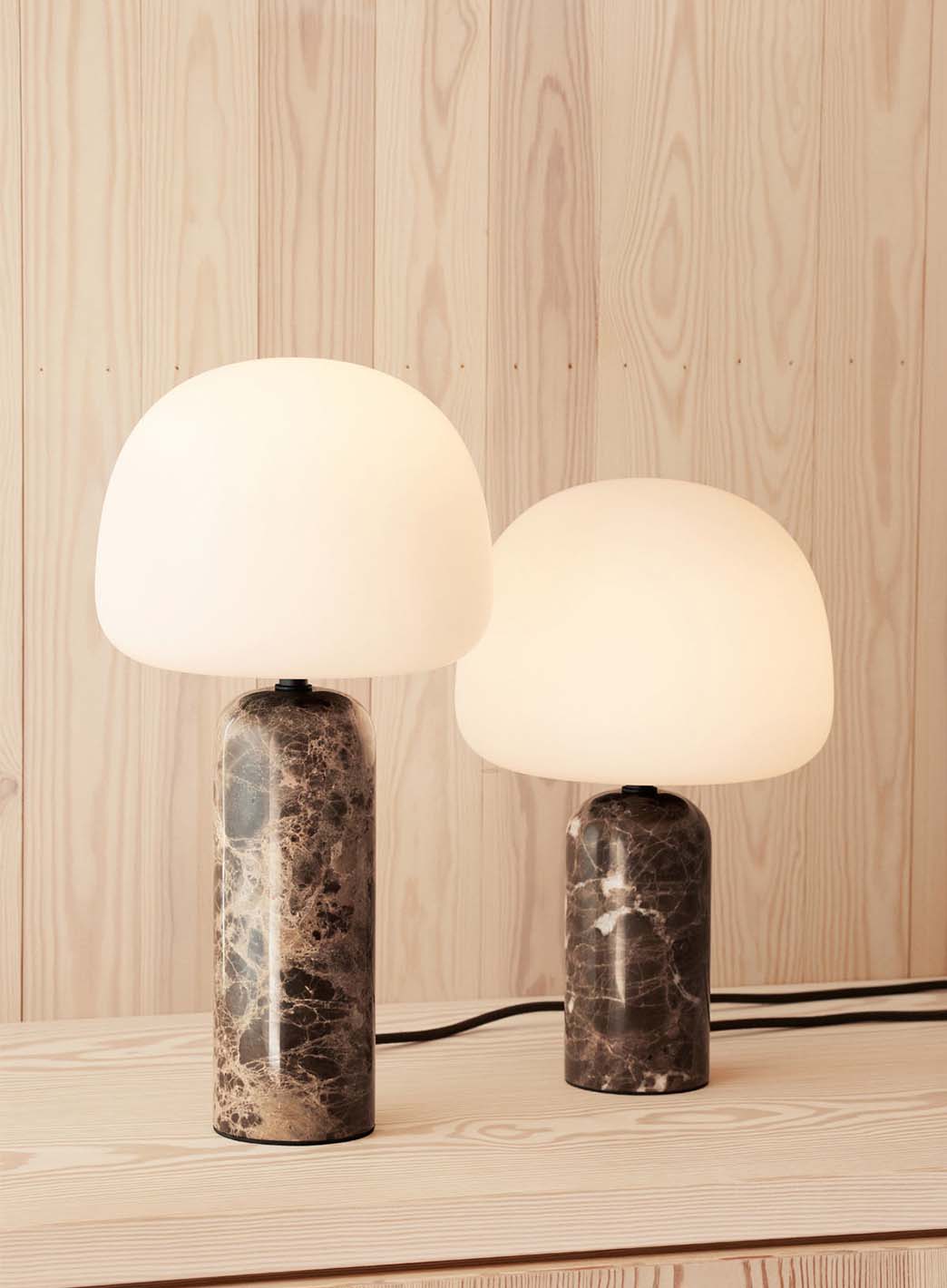 ea7f6817f40a9ce8d06b5b8d663cf893cd20a434_Kin_table_lamp_40_33_1.jpg