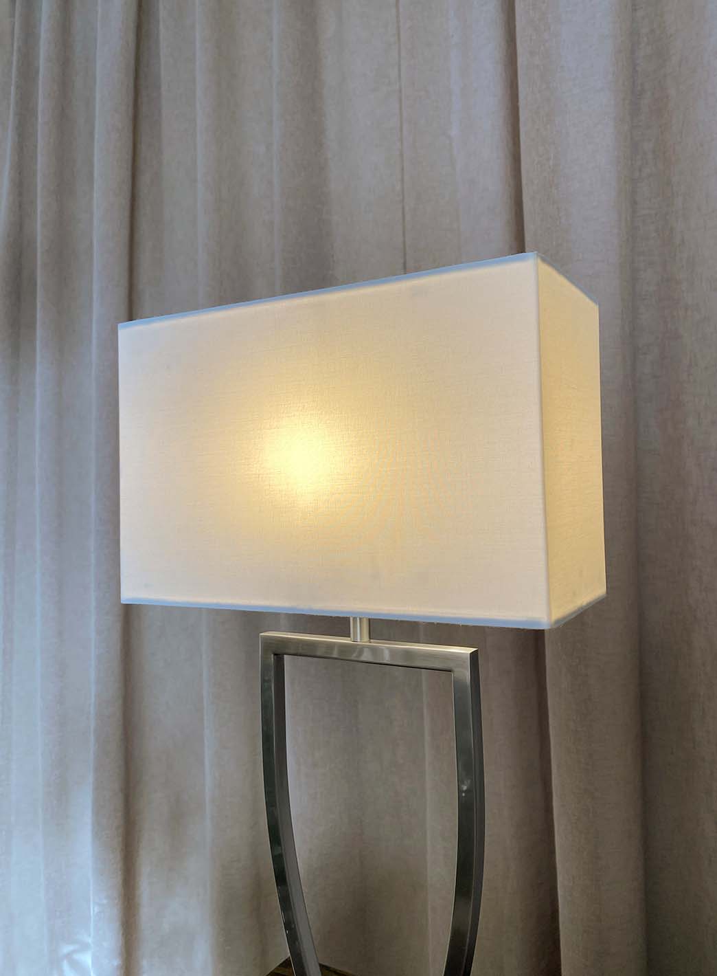 ec0e52112b1cdad2eae04988ec0e0570d71fdf47_Aluna_b__rstet_lysp___skjerm_1.jpg