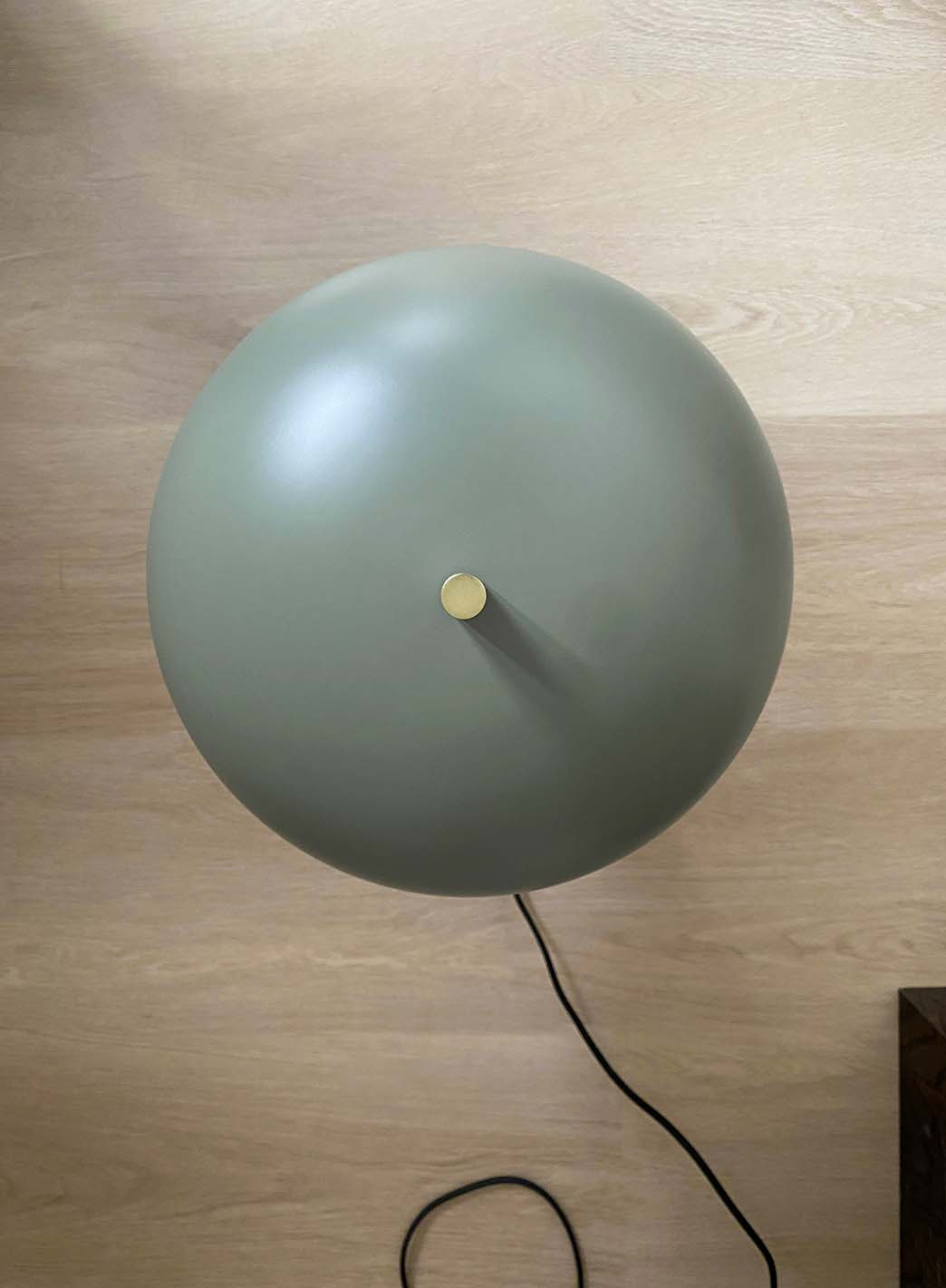 edcd88b405626fafff50f033ec969b0f19833beb_Skovjolt_dome_bordlampe_ovenfra_1.jpg