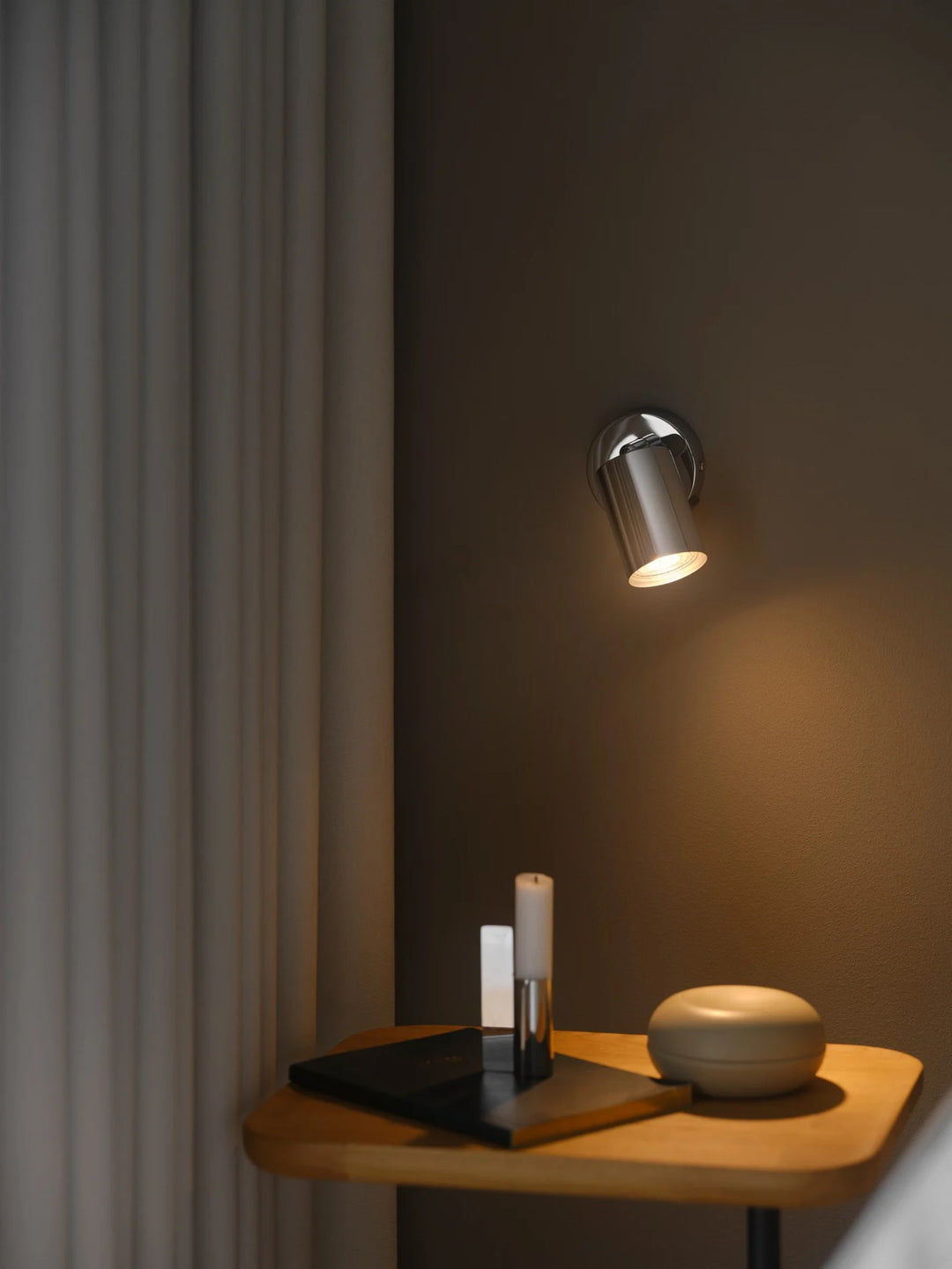 Explore vegglampe