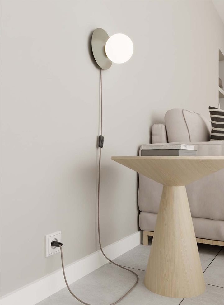 fab1735ee0d165d828e08d0d9b454221a0ea9351_Elli_vegglampe_Emibig_3_1.jpg