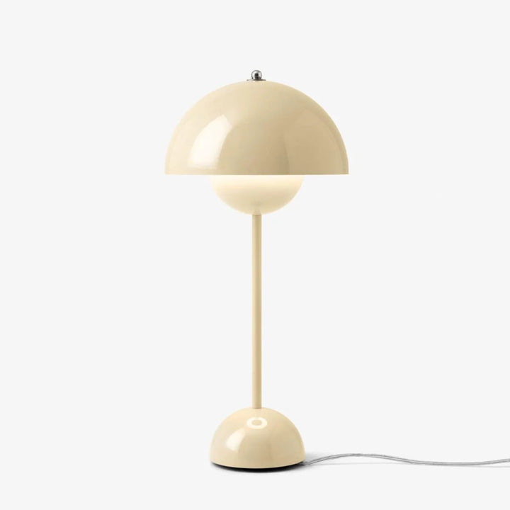 Flowerpot VP3 bordlampe