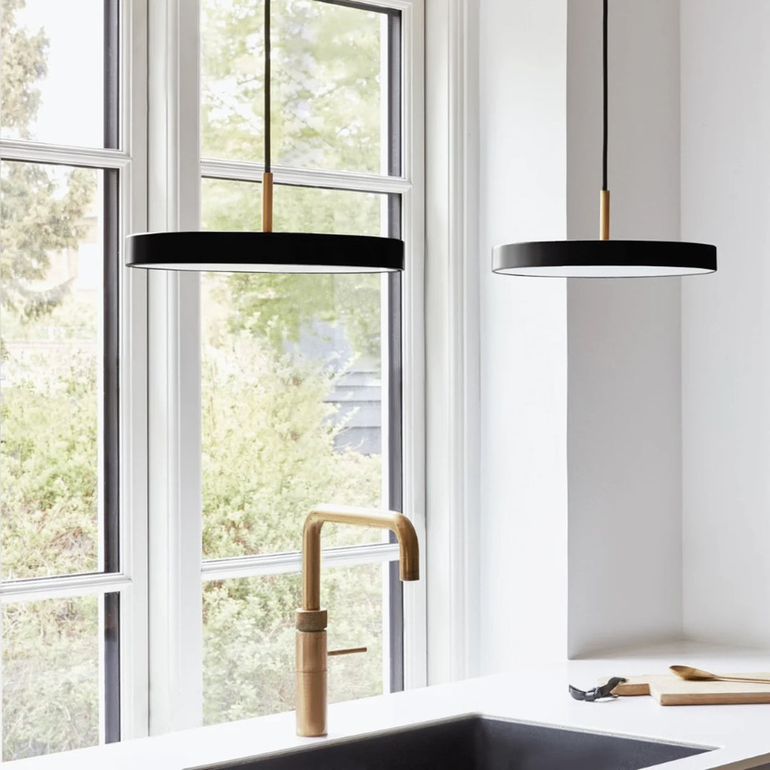 Asteria Plus mini takpendel - ø31 med messingtopp