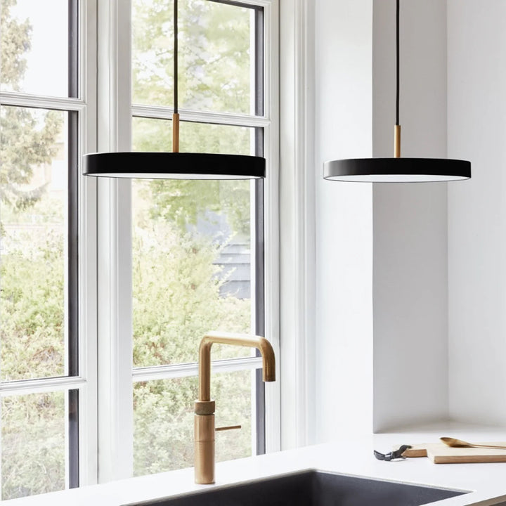 Asteria Plus mini takpendel - ø31 med messingtopp