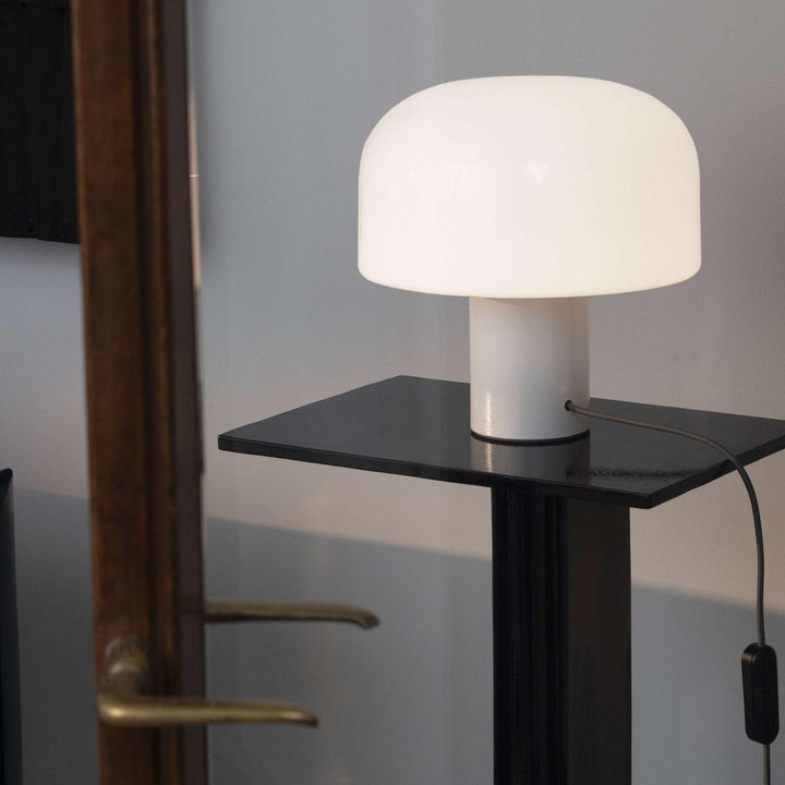 s-files-1-0950-7622-1112-files-Bellhop-Glass-T-bordlampe-Bordlamper-Flos-Fls_F1074064-1