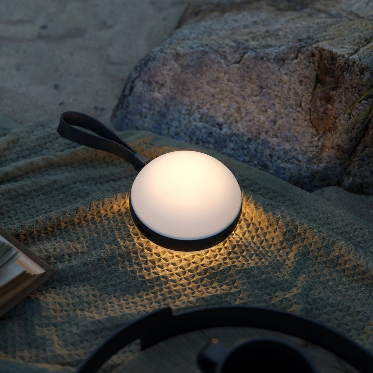 s-files-1-0950-7622-1112-files-Bring-To-Go-12-cm-oppladbar-lampe-for-inne-og-utendorsbruk-IP44-Bordlamper-Nordlux-2218013001-1