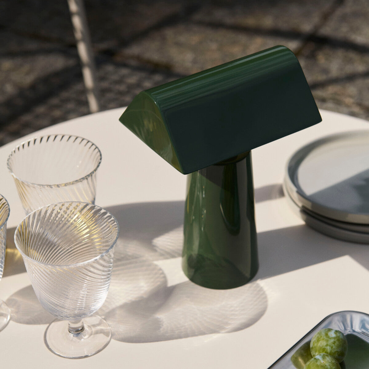 s-files-1-0950-7622-1112-files-Caret-baerbar-bordlampe-1W-2700-Kelvin-IP44-Oppladbar-Bordlamper-Tradition-133166A573-1
