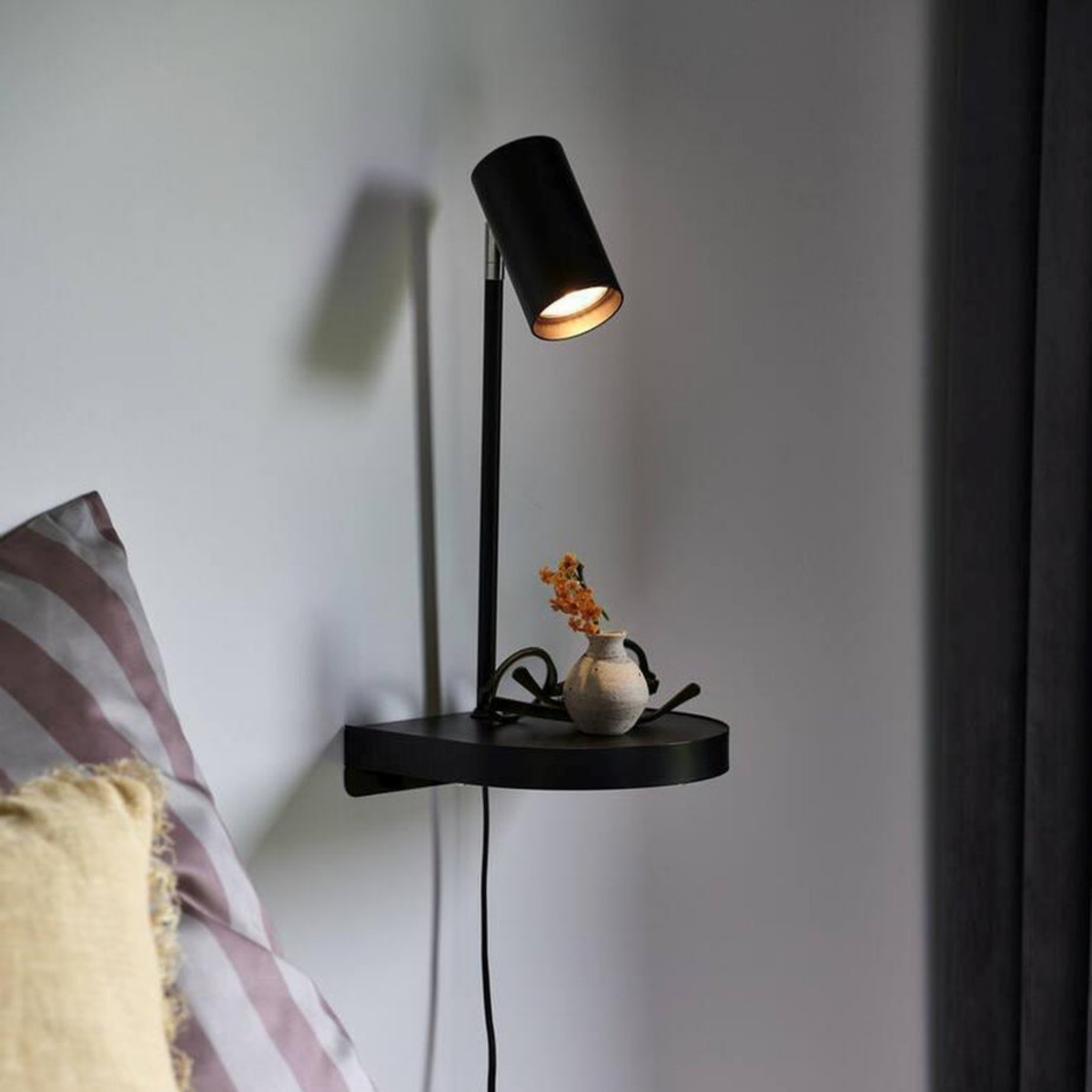 s-files-1-0950-7622-1112-files-Cody-vegglampe-med-USB-Hvit-Vegglamper-Nordlux-2112001003-1
