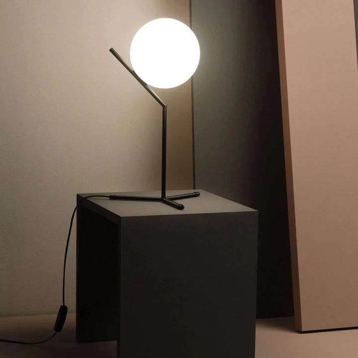 s-files-1-0950-7622-1112-files-Flos-IC-T1-bordlampe-hoy-Bordlamper-Flos-Fls_F3170030-1