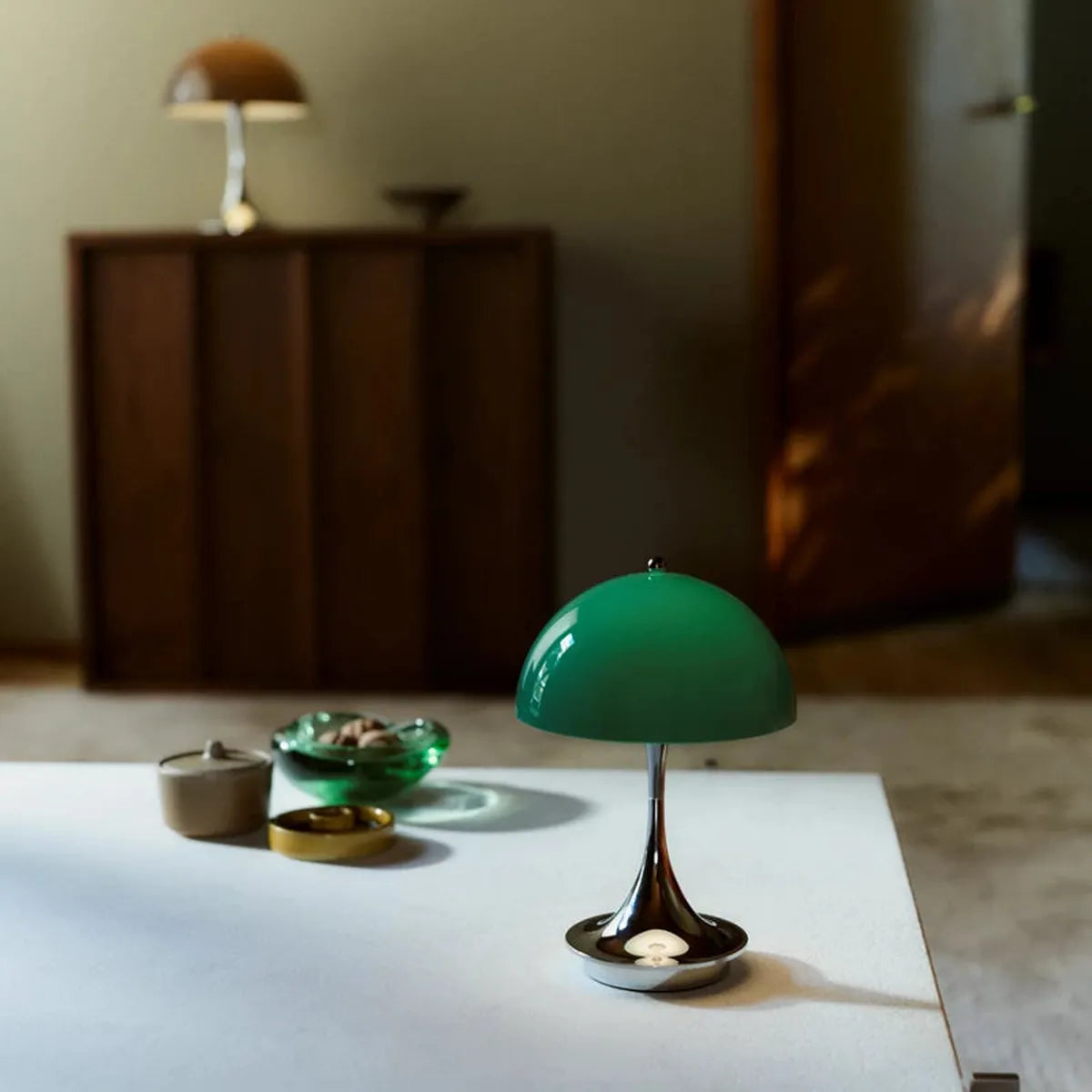s-files-1-0950-7622-1112-files-Louis-Poulsen-160-oppladbar-portabel-bordlampe-original-25W-IP44-Bordlamper-Louis-Poulsen-LP_5744613428-1