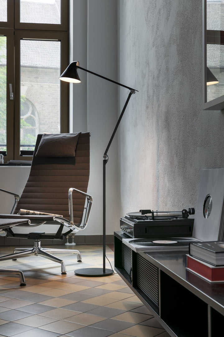 s-files-1-0950-7622-1112-files-Louis-Poulsen-NJP-gulvlampe-Gulvlamper-Louis-Poulsen-LP_5744165138-1