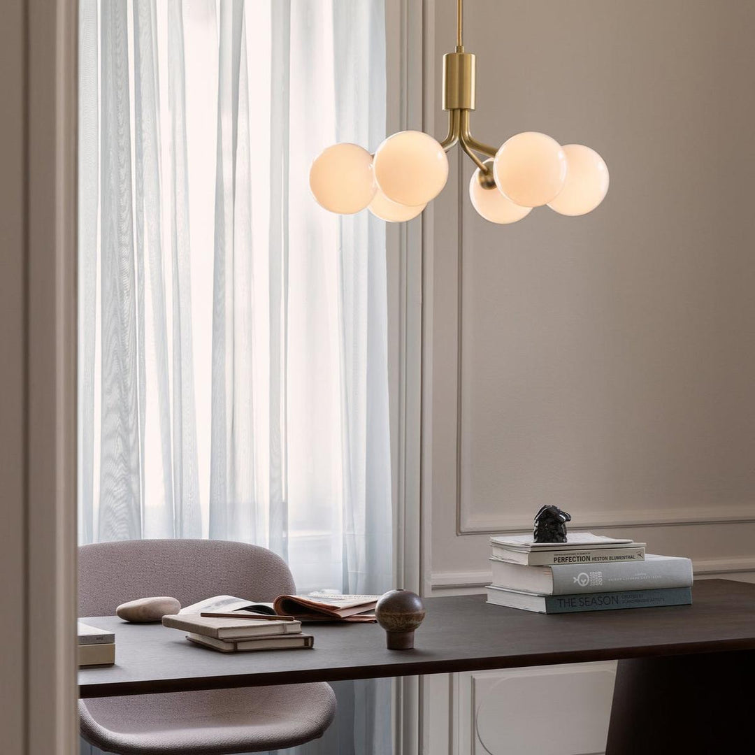 s-files-1-0950-7622-1112-files-Nuura-Apiales-6-taklampe-messing-opal-Takpendler-Nuura-Nua_2053010-1
