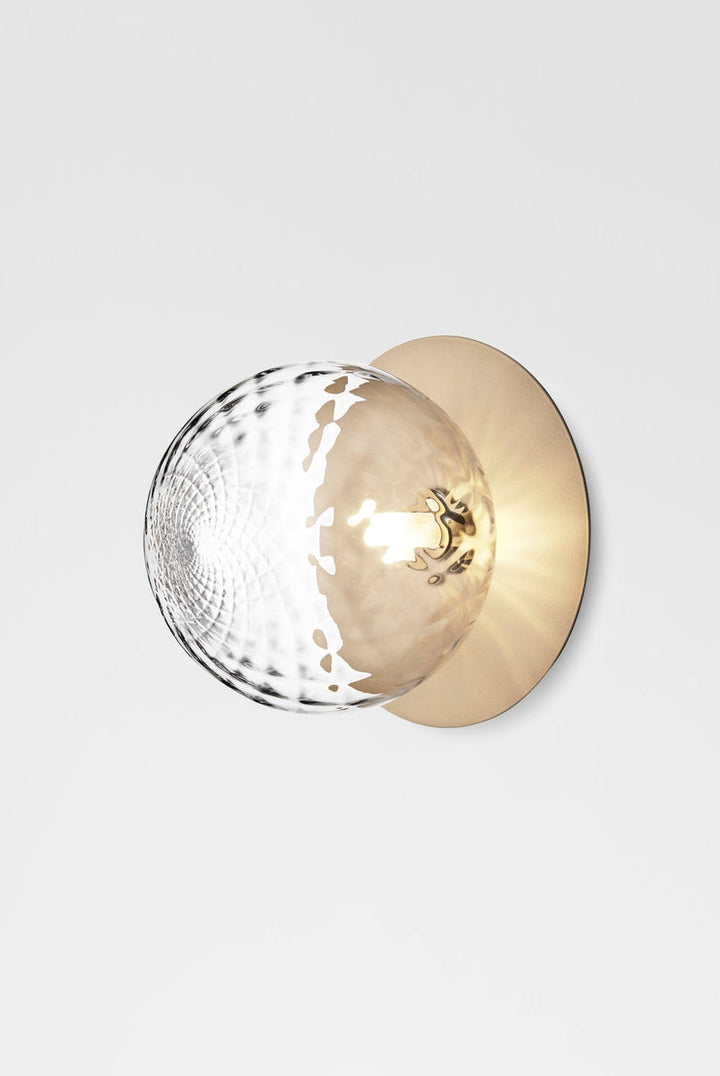 s-files-1-0950-7622-1112-files-Nuura-Liila-1-vegglampetaklampe-large-nordic-gold-optikk-Vegglamper-Nuura-Nua_2046005-1