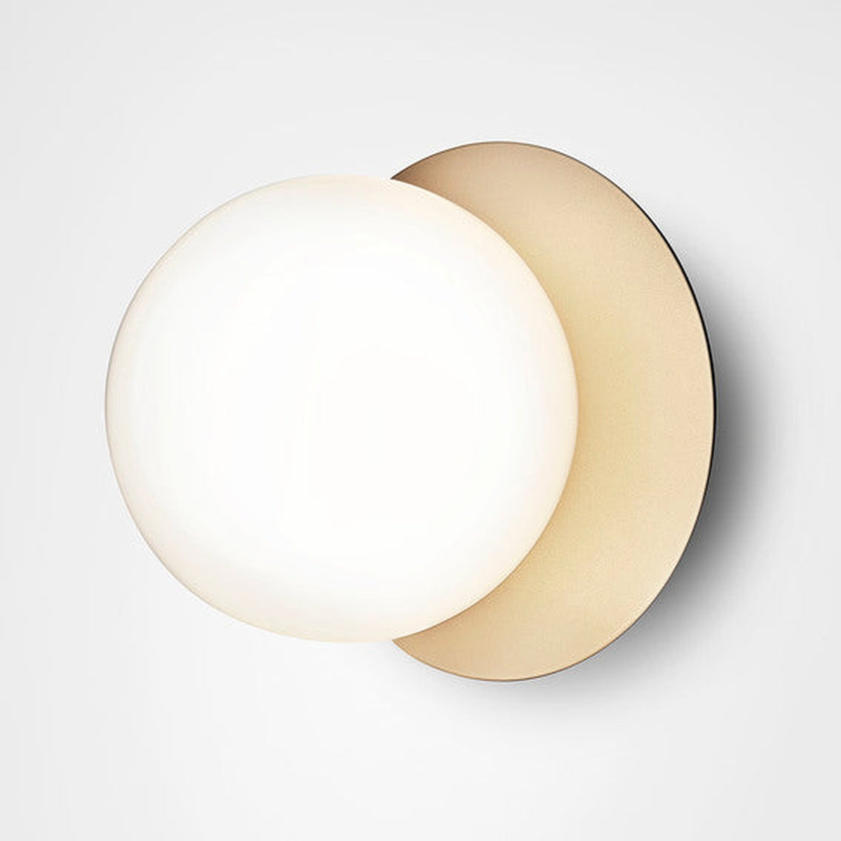 s-files-1-0950-7622-1112-files-Nuura-Liila-1-vegglampetaklampe-medium-nordic-gold-opal-Vegglamper-Nuura-Nua_2046002-1