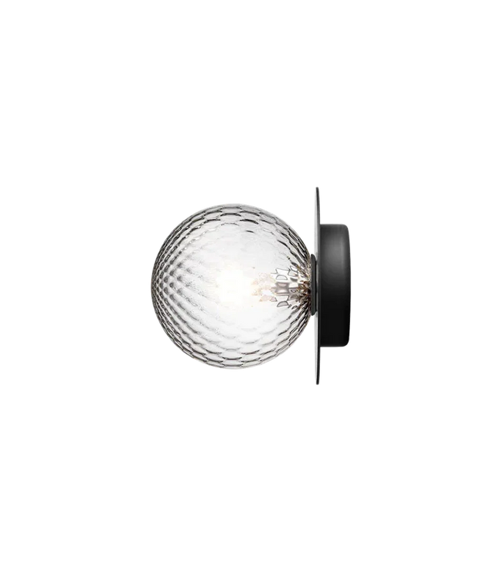 s-files-1-0950-7622-1112-files-Nuura-Liila-1-vegglampetaklampe-medium-svart-optic-Vegglamper-Nuura-Nua_2046026-1