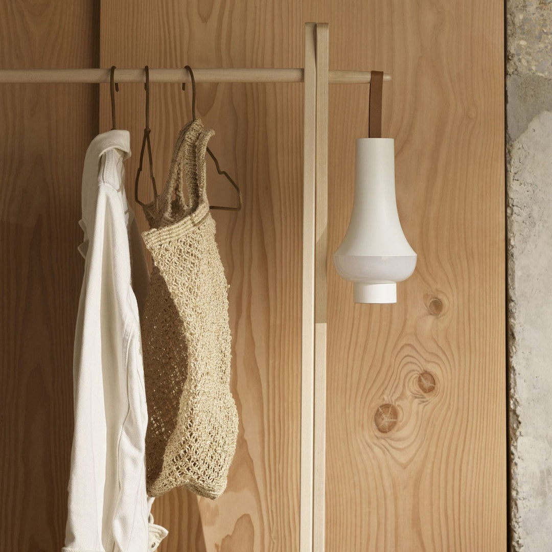 s-files-1-0950-7622-1112-files-Tomoshi-portable-lampe-Bordlamper-Louis-Poulsen-LP_5744171290-1