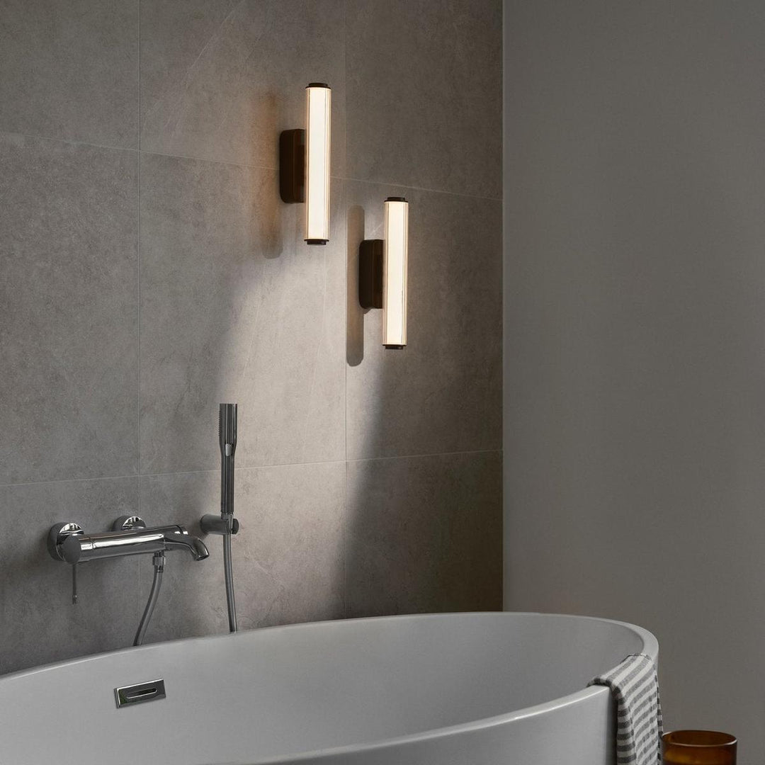 s-files-1-0950-7622-1112-files-Virelle-32-cm-vegglampe-8W-30004000-Kelvin-IP44-Dimbar-Baderomsbelysning-vegglamper-Nordlux-2610221003-1