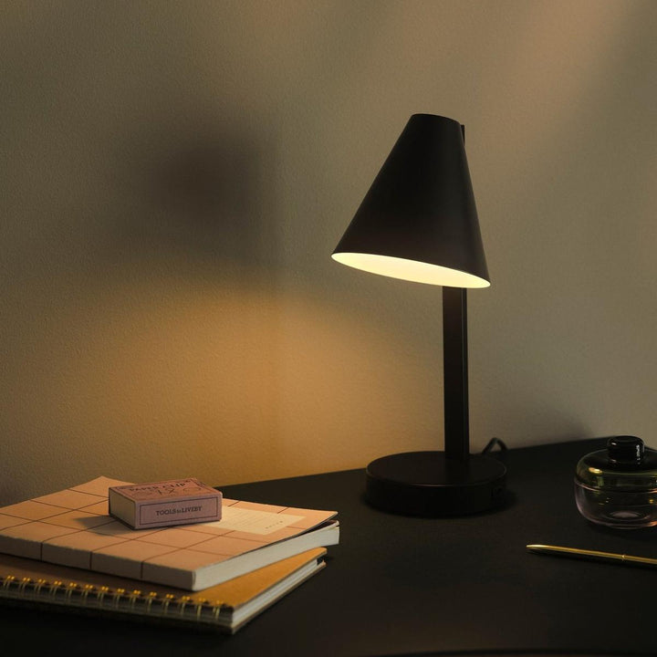 s-files-1-0950-7622-1112-files-Wilmer-bordlampe-med-USB-Bordlamper-Nordlux-2512305003-1