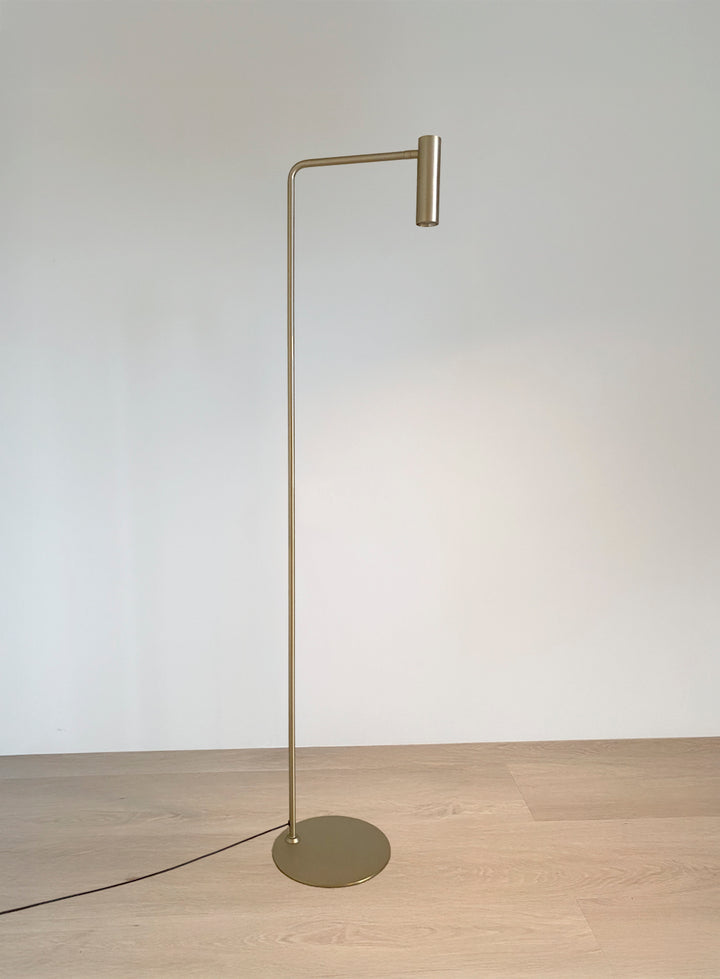 Slim gulvlampe