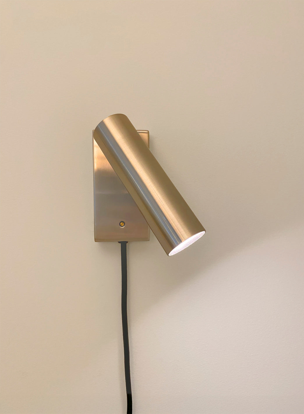 Slim vegglampe