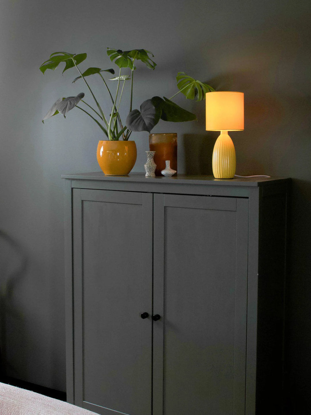 Uno bordlampe m/skjerm - h37