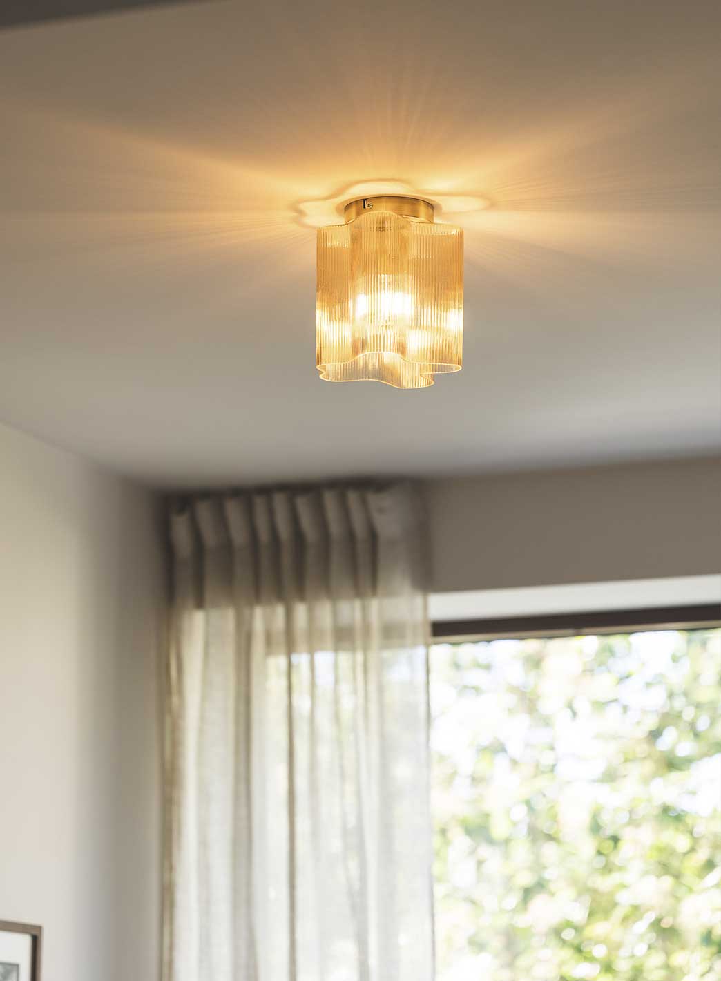 wave-amber-plafond