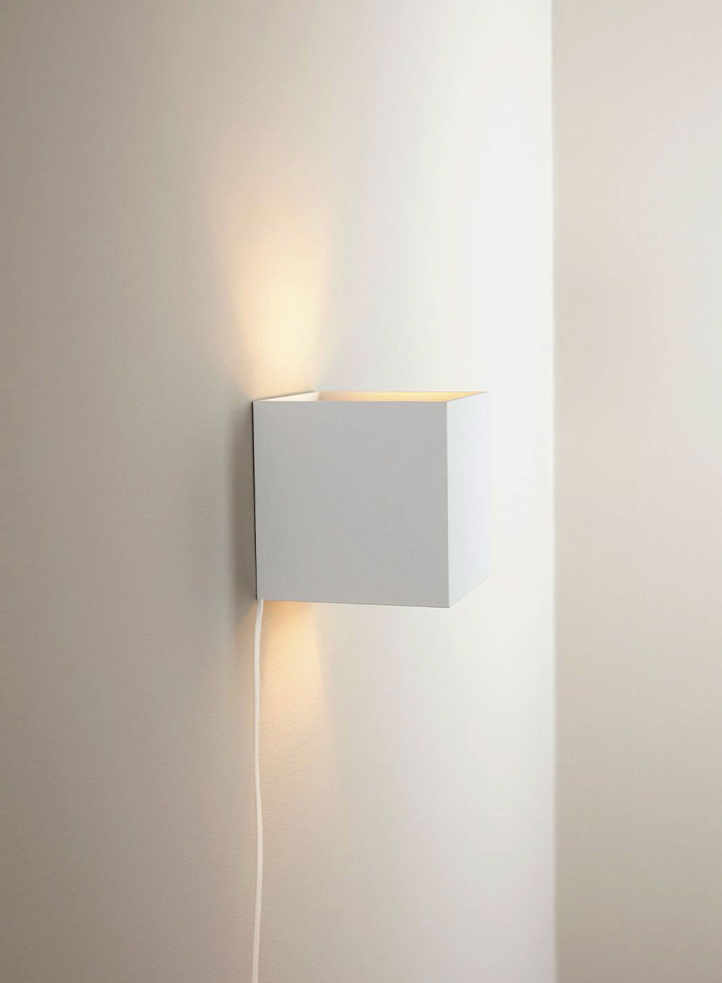 Zanna firkantet vegglampe - opp/ned med vipp