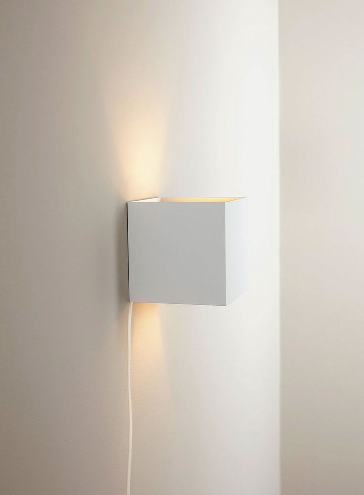 Zanna firkantet vegglampe - opp/ned med vipp